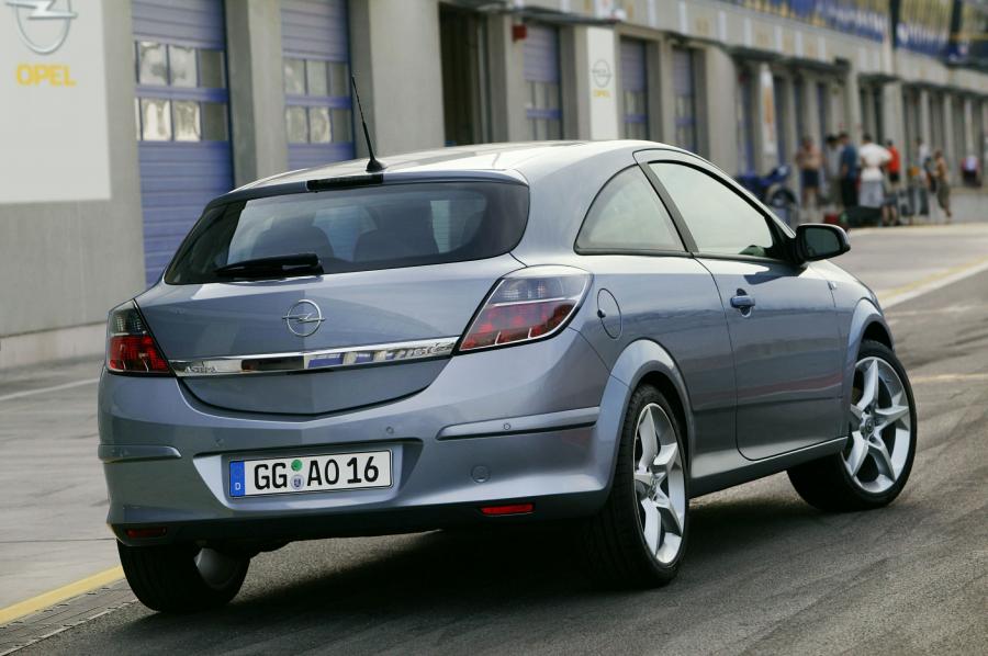 Opel Astra GTC 2005 года  (фото 137 из 212)